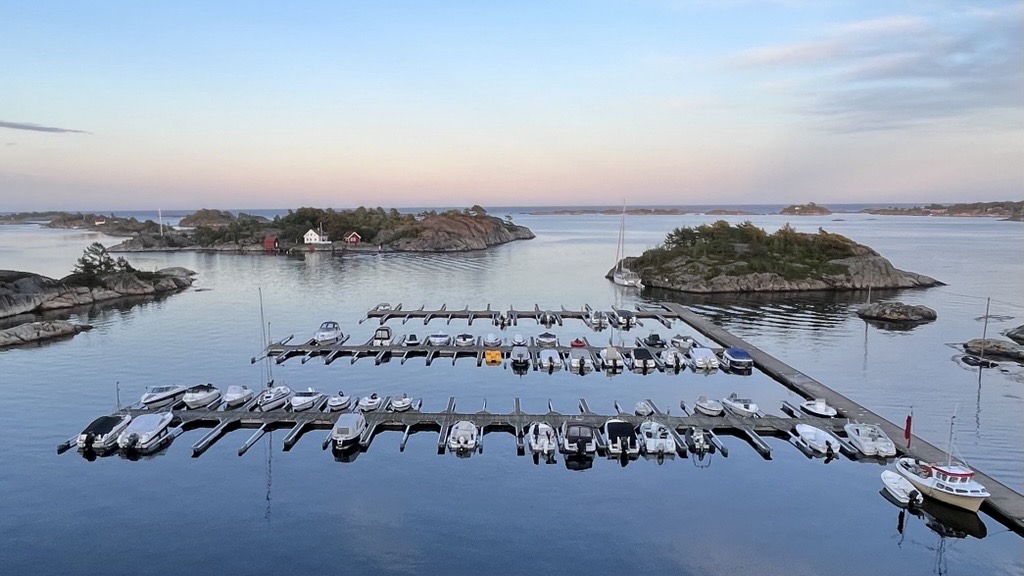 Vrangsund Båthavn ved solnedgang